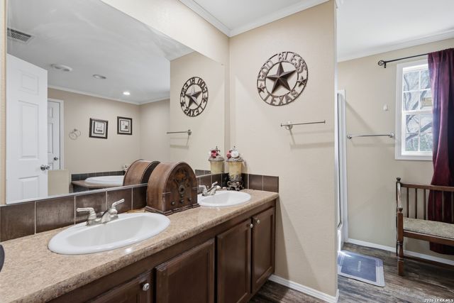 2145 FM 2504, Poteet, TX 78065