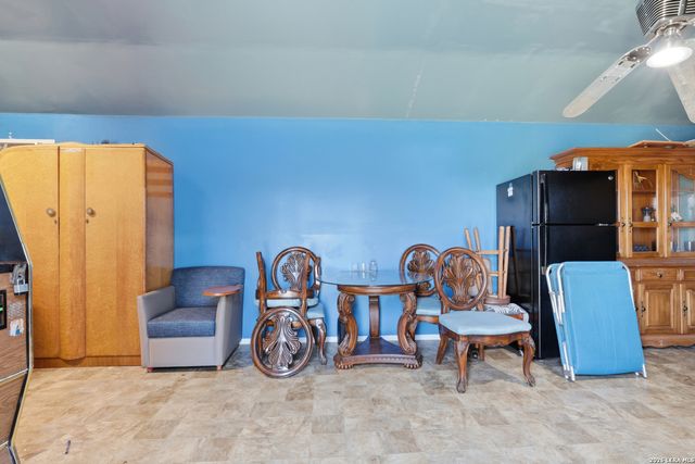 2145 FM 2504, Poteet, TX 78065