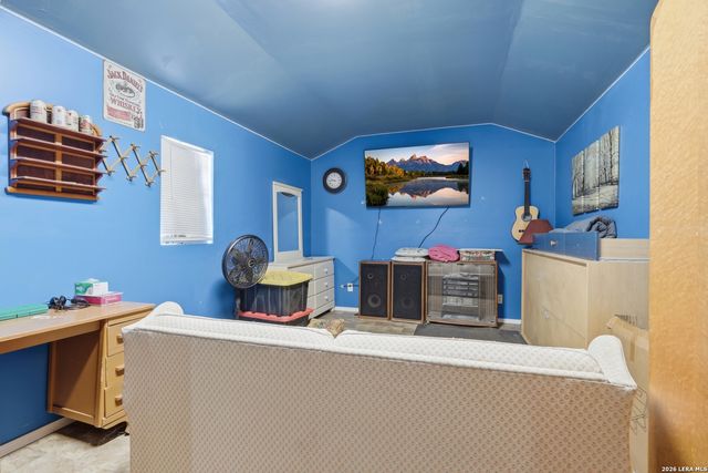 2145 FM 2504, Poteet, TX 78065