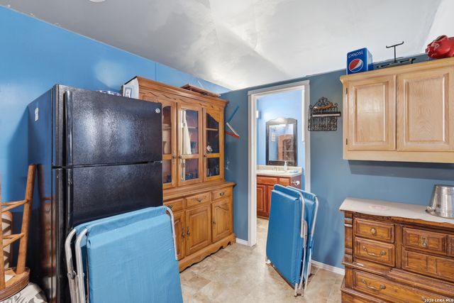 2145 FM 2504, Poteet, TX 78065