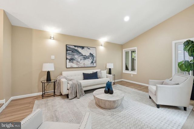 314 SUGARLAND RUN DR, Sterling, VA 20164