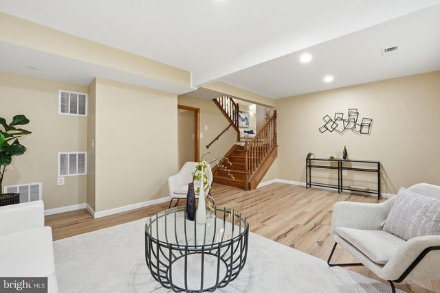 314 SUGARLAND RUN DR, Sterling, VA 20164