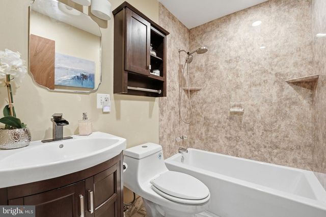 314 SUGARLAND RUN DR, Sterling, VA 20164
