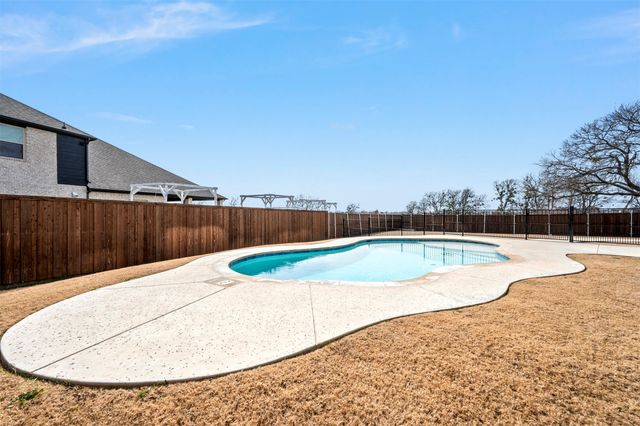 809 Blue Heron Drive, Forney, TX 75126