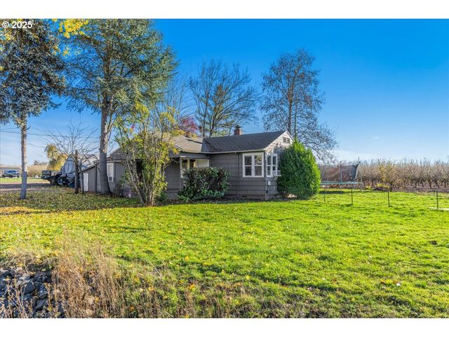 26050 Sw FARMINGTON Rd, Hillsboro, OR 97123