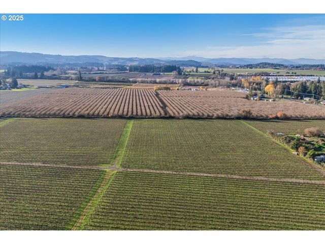 26050 Sw FARMINGTON Rd, Hillsboro, OR 97123