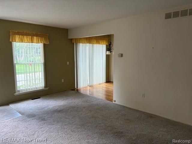 1412 Hidden Meadows Drive B, Walled Lake, MI 48390
