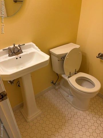 1412 Hidden Meadows Drive B, Walled Lake, MI 48390