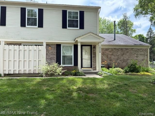 1412 Hidden Meadows Drive B, Walled Lake, MI 48390