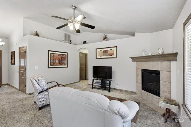 912 Valiant St, Middleton, ID 83644