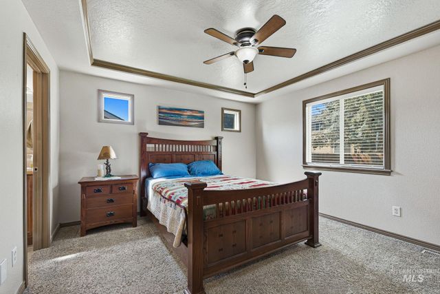 912 Valiant St, Middleton, ID 83644