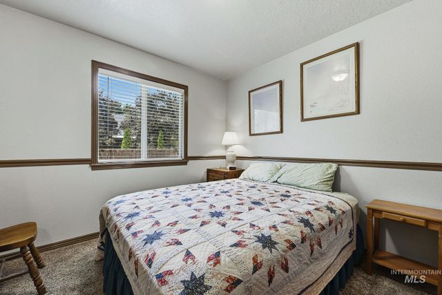 912 Valiant St, Middleton, ID 83644