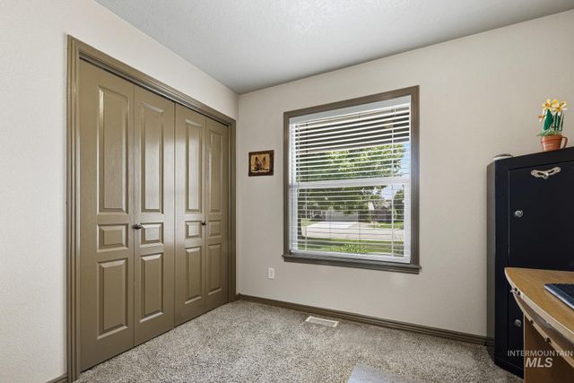 912 Valiant St, Middleton, ID 83644