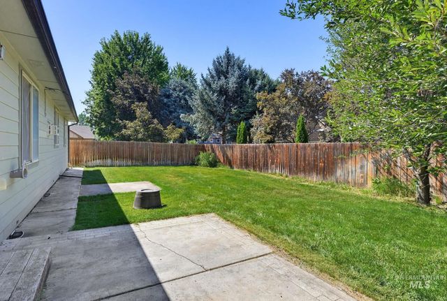 912 Valiant St, Middleton, ID 83644