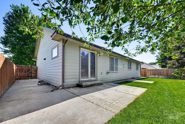 912 Valiant St, Middleton, ID 83644
