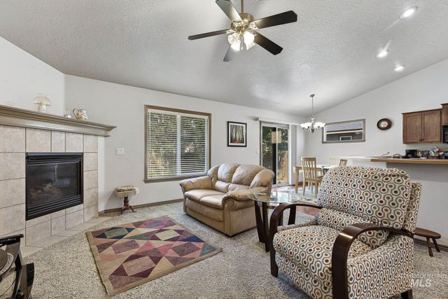 912 Valiant St, Middleton, ID 83644
