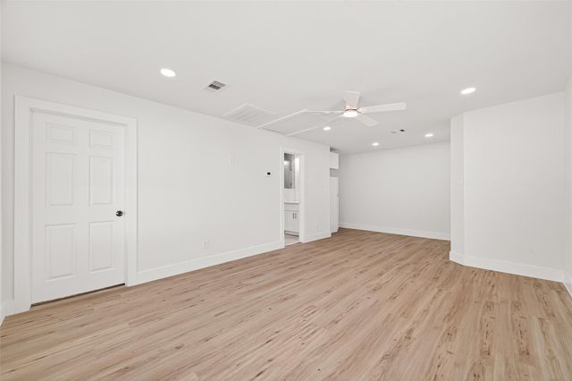 6615 W Montgomery Road, Houston, TX 77091