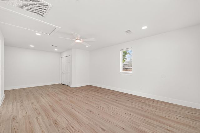 6615 W Montgomery Road, Houston, TX 77091