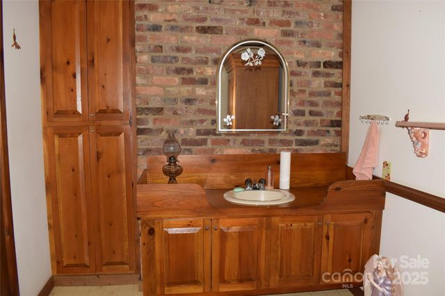 228 Wildwood Lane, Columbus, NC 28722