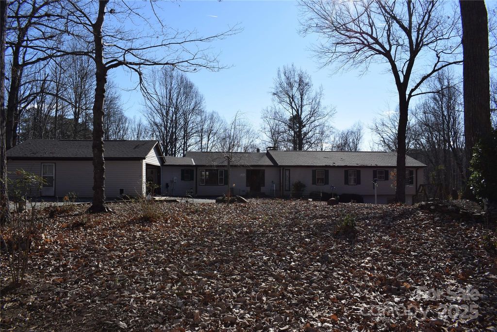 228 Wildwood Lane, Columbus, NC 28722