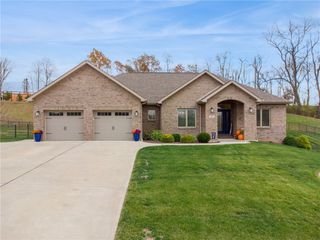 1011 Skyline Dr, Trafford, PA 15085