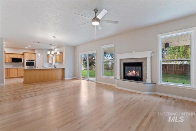 3077 S Grimes Creek Ave, Meridian, ID 83642