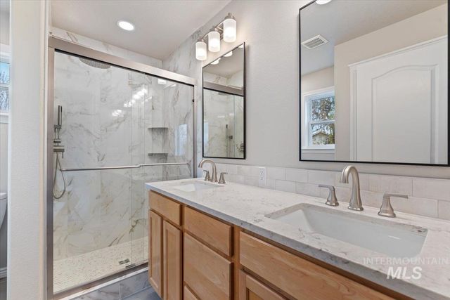 3077 S Grimes Creek Ave, Meridian, ID 83642