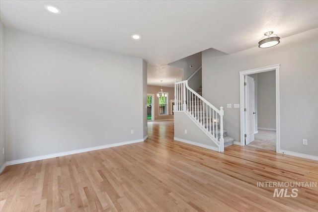 3077 S Grimes Creek Ave, Meridian, ID 83642