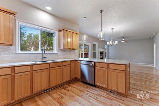 3077 S Grimes Creek Ave, Meridian, ID 83642