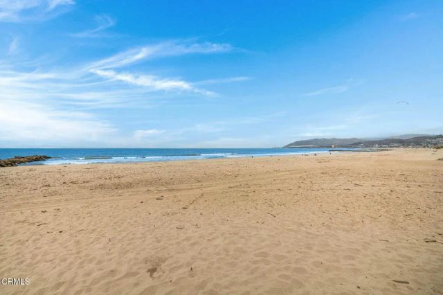 1260 Marthas Vineyard Court, Ventura, CA 93001
