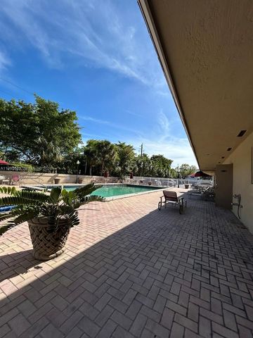 1805 Sans Souci Blvd 528, North Miami, FL 33181