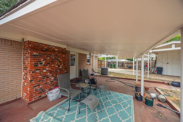 928 Dee Lane, Bedford, TX 76022