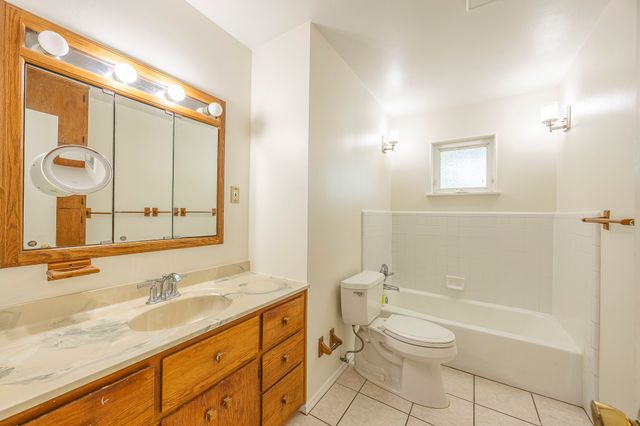 928 Dee Lane, Bedford, TX 76022