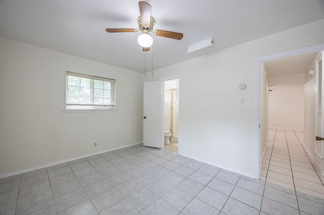 928 Dee Lane, Bedford, TX 76022