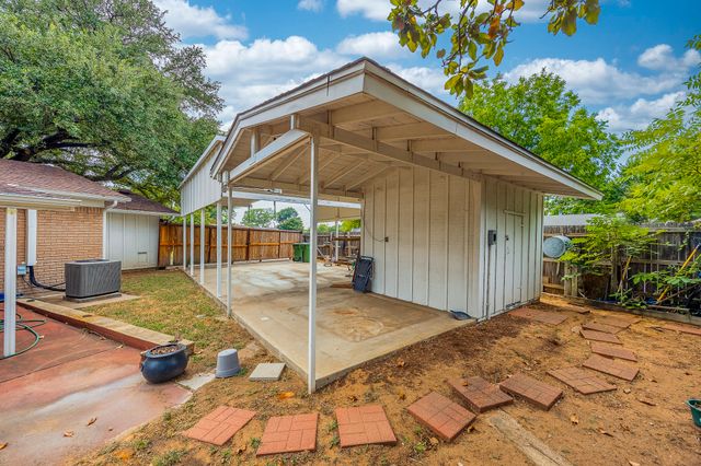 928 Dee Lane, Bedford, TX 76022