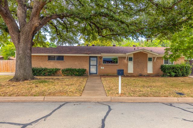 928 Dee Lane, Bedford, TX 76022