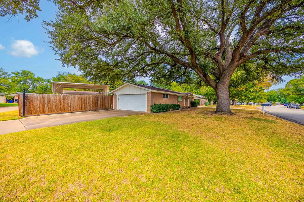 928 Dee Lane, Bedford, TX 76022