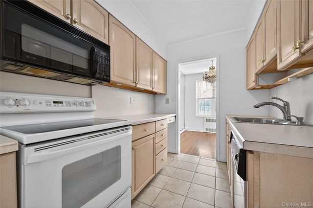 366 Stewart Avenue B1, Garden City, NY 11530