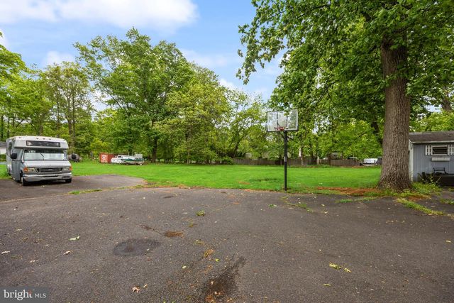 513 EGGERTS CROSSING RD, Trenton, NJ 08638