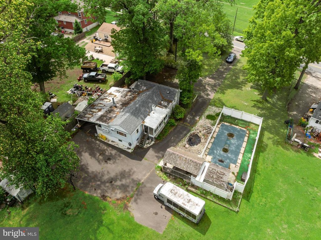 513 EGGERTS CROSSING RD, Trenton, NJ 08638
