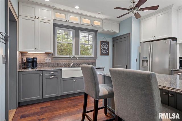 909 S WALNUT Street, Springfield, IL 62704