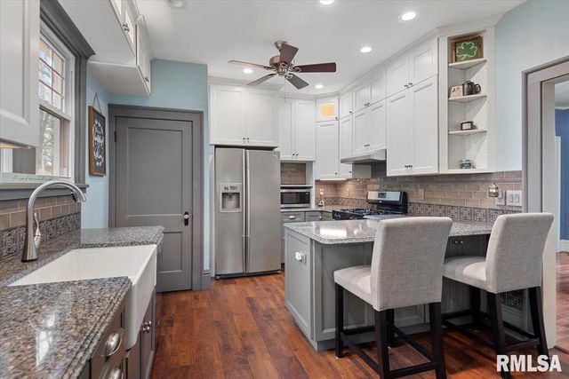 909 S WALNUT Street, Springfield, IL 62704