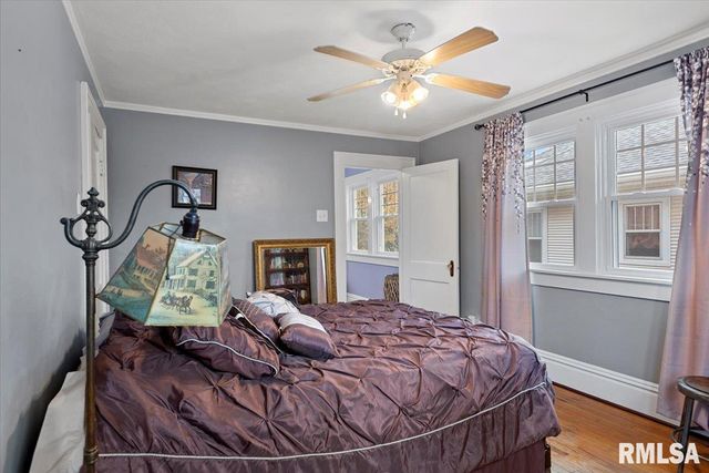 909 S WALNUT Street, Springfield, IL 62704