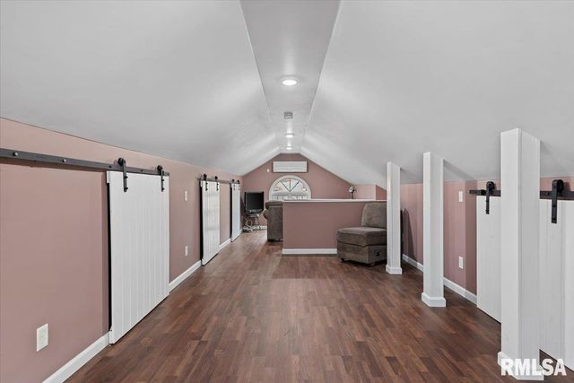 909 S WALNUT Street, Springfield, IL 62704