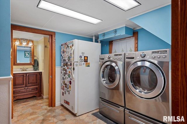 909 S WALNUT Street, Springfield, IL 62704