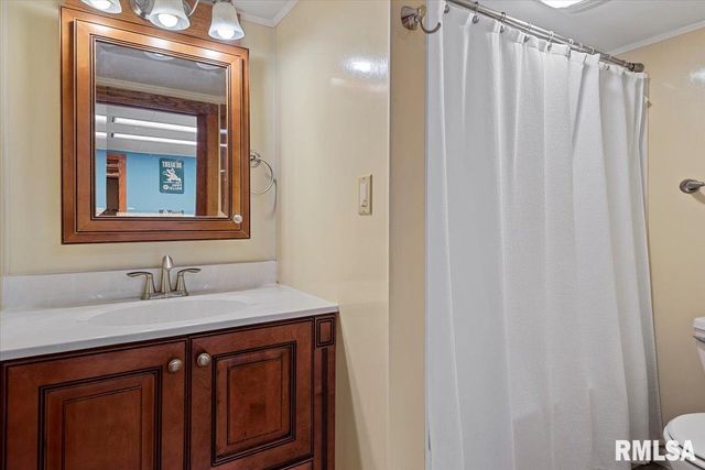 909 S WALNUT Street, Springfield, IL 62704