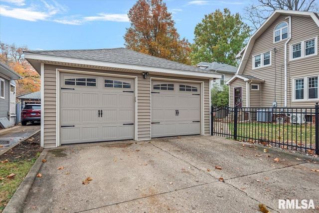 909 S WALNUT Street, Springfield, IL 62704