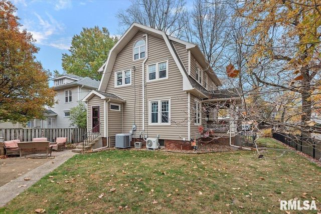 909 S WALNUT Street, Springfield, IL 62704