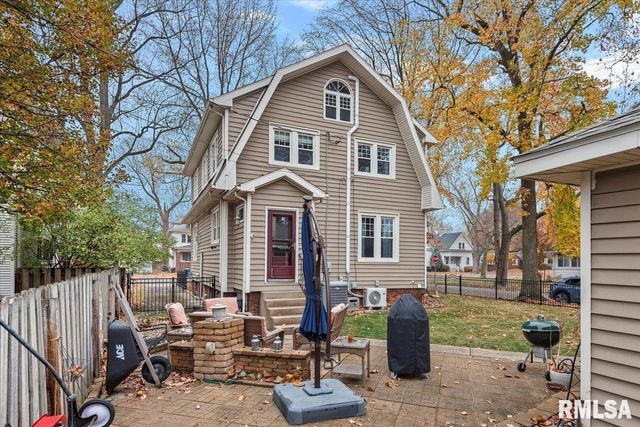 909 S WALNUT Street, Springfield, IL 62704