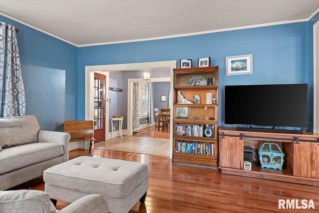 909 S WALNUT Street, Springfield, IL 62704